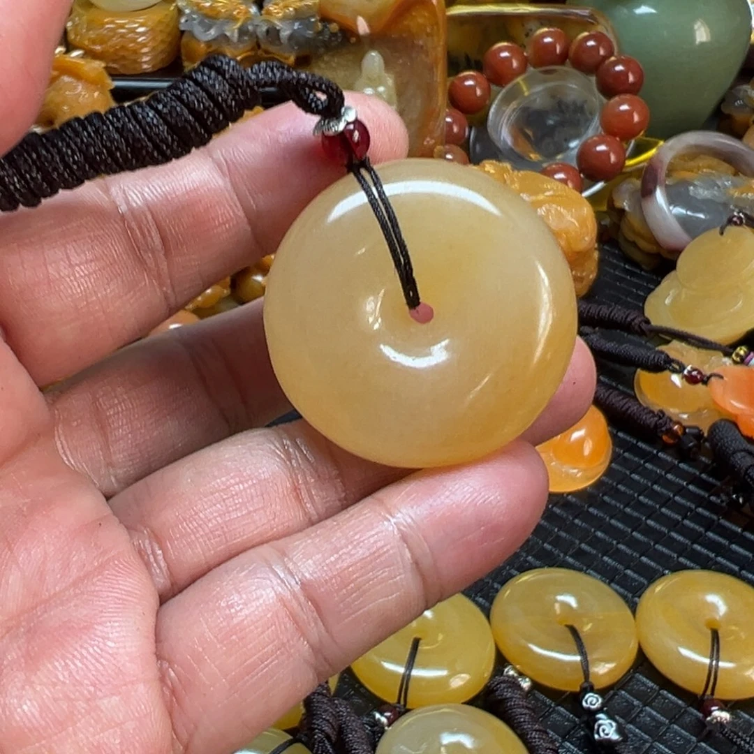 石英质玉未镶嵌颈饰