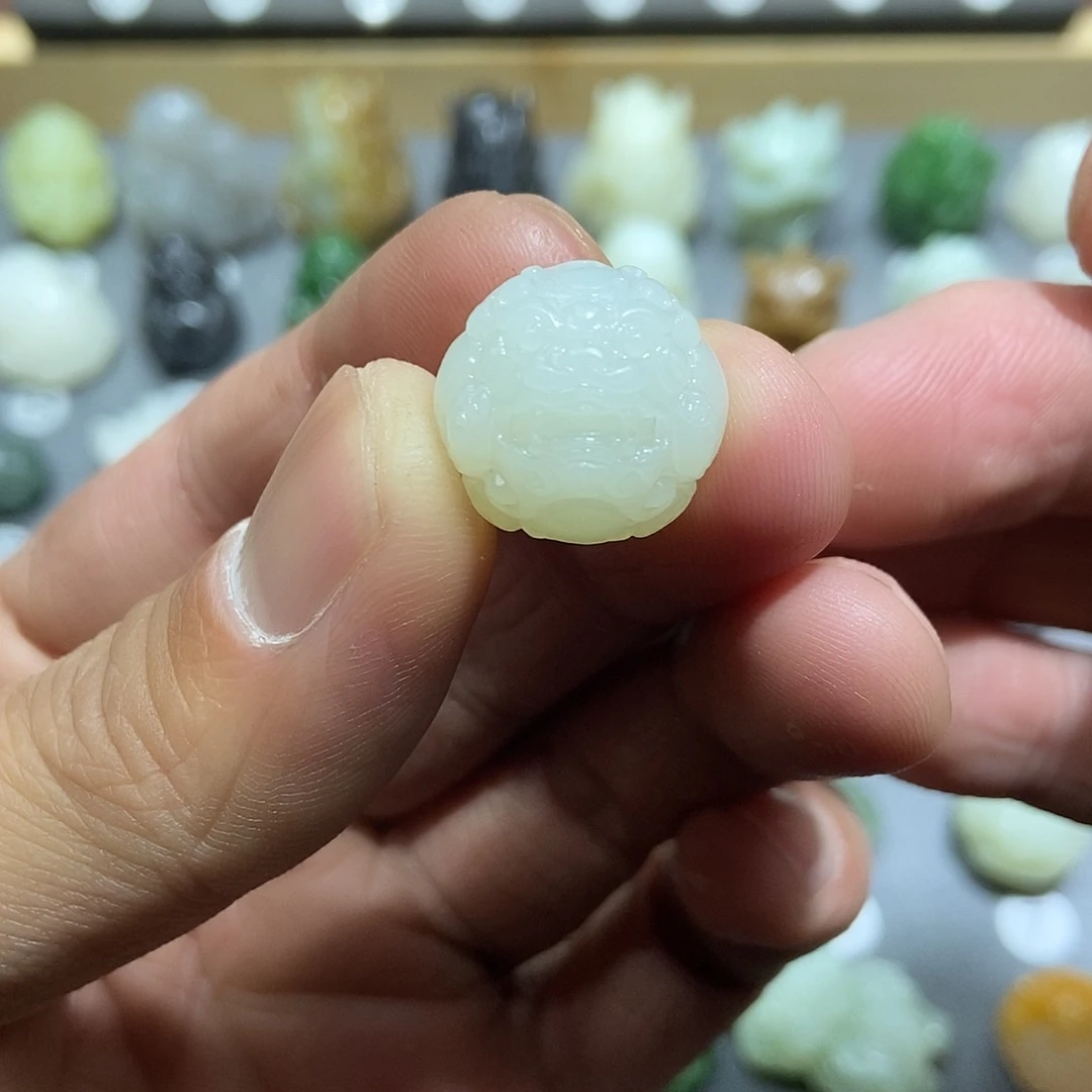 和田玉颈饰未镶嵌定制