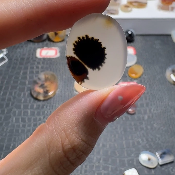 玛瑙/玉髓未镶嵌珠宝奇石