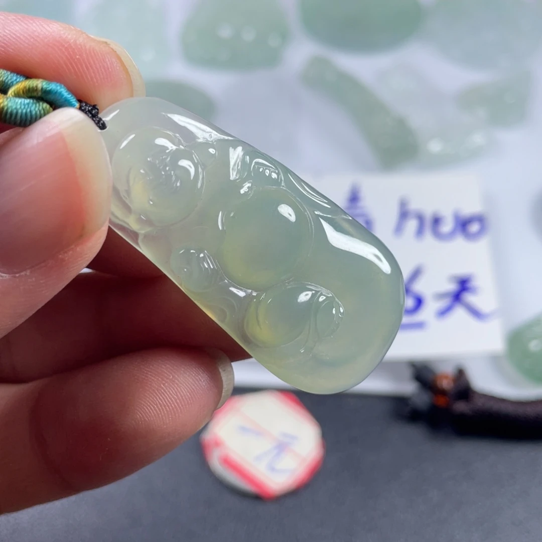 吊坠(不含链)未镶嵌翡翠…………