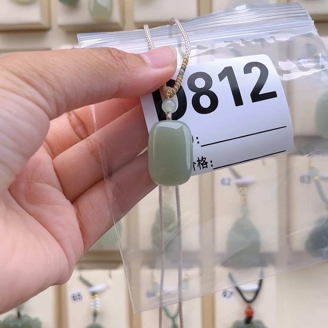 用***3和田玉未镶嵌颈饰