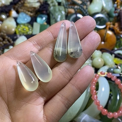 岫玉未镶嵌耳环两对