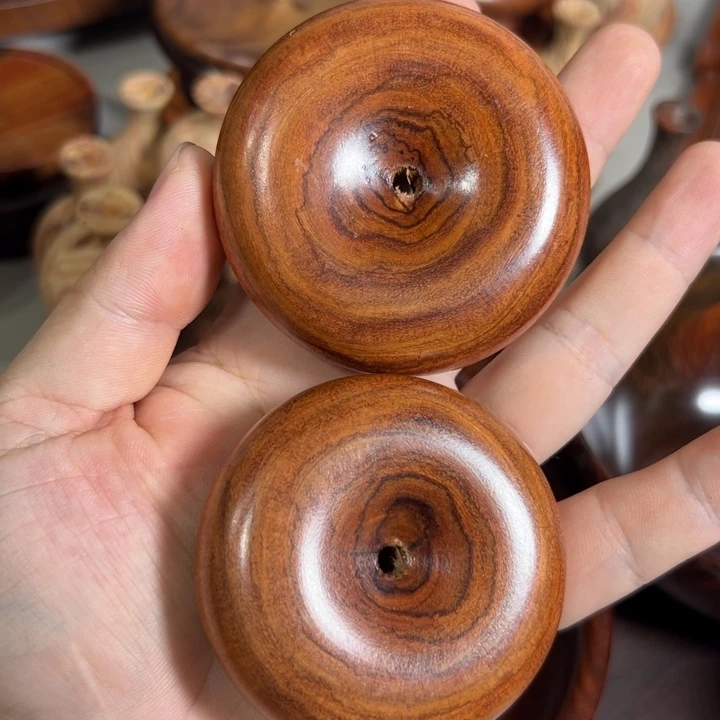 一****两个越南黄花梨平安扣