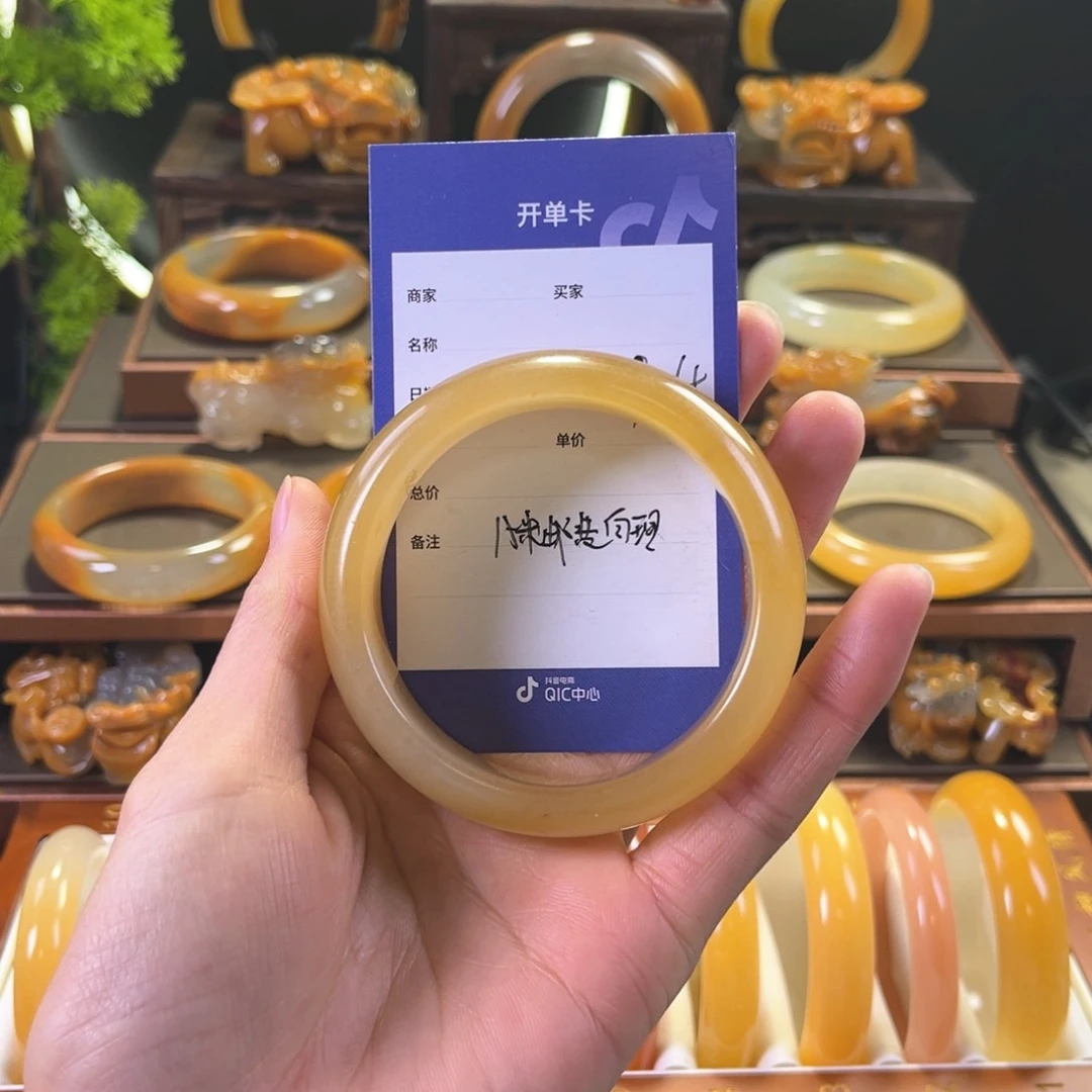 未镶嵌手镯石英质玉