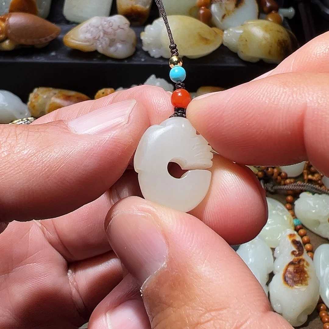 和田玉颈饰未镶嵌