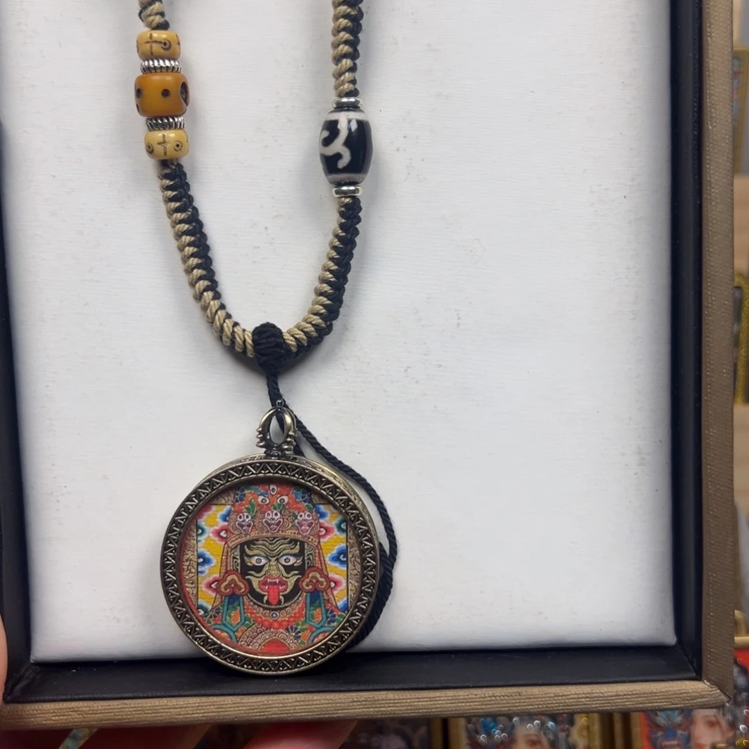 吊坠耳****尼扎基拉姆单面钛钢