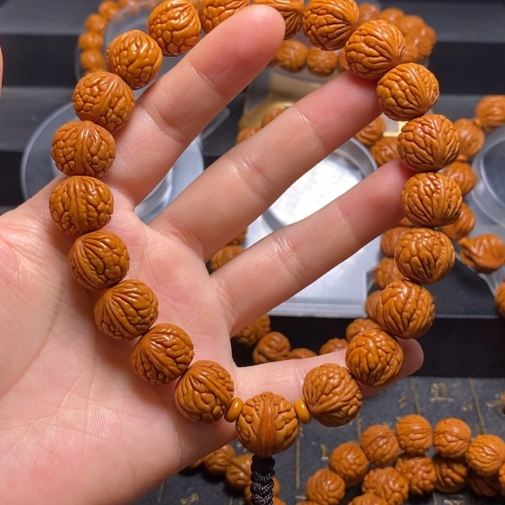 桃核手串荔枝纹手持