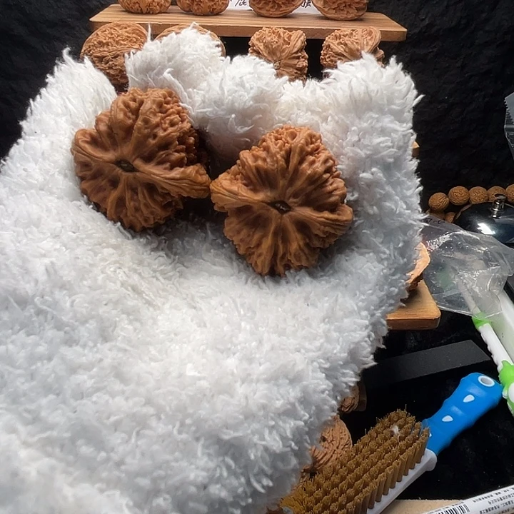 阿***泽文玩核桃吊坠物美价廉