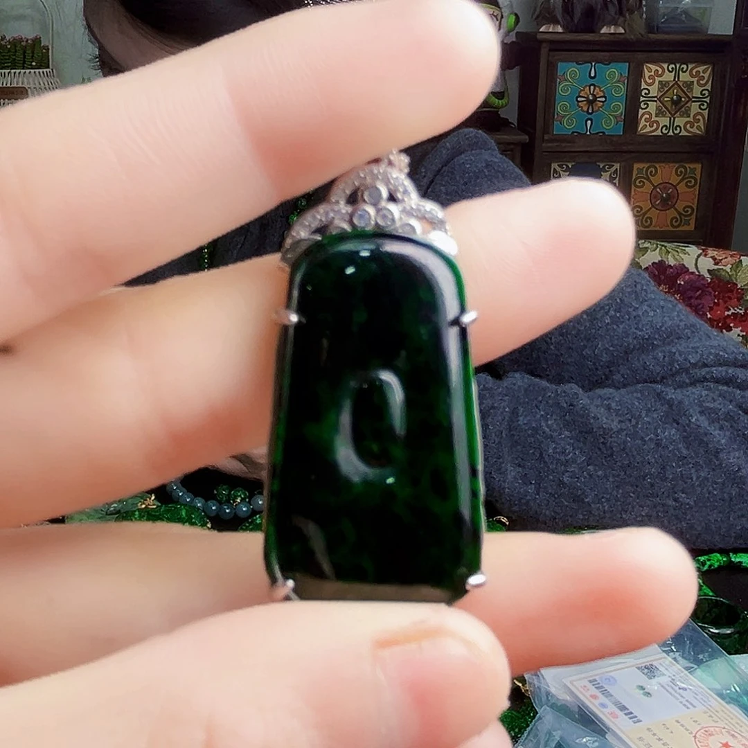 颈饰银S925镶嵌翡翠