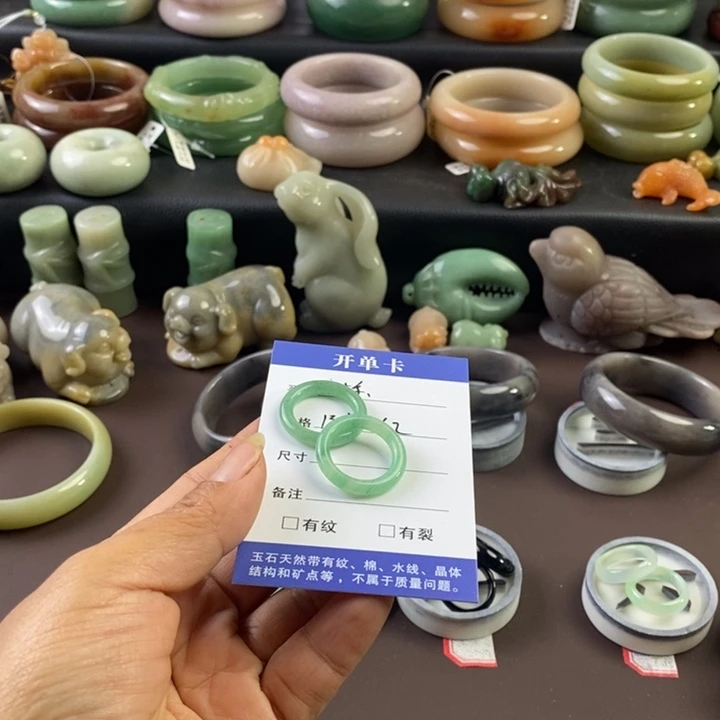 石英质玉未镶嵌手镯