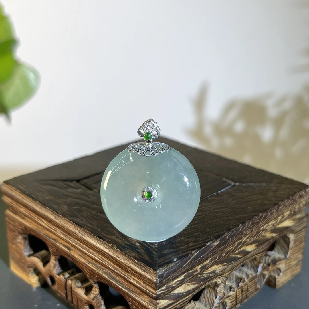 JGB10-136  天然缅甸A货翡翠  18K含钻镶嵌平安扣