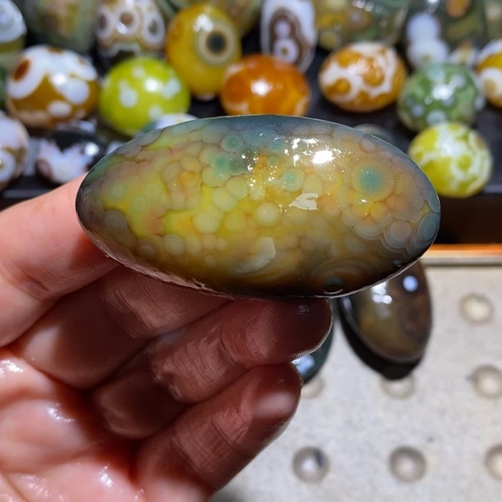未镶嵌玛瑙/玉髓珠宝半成品85