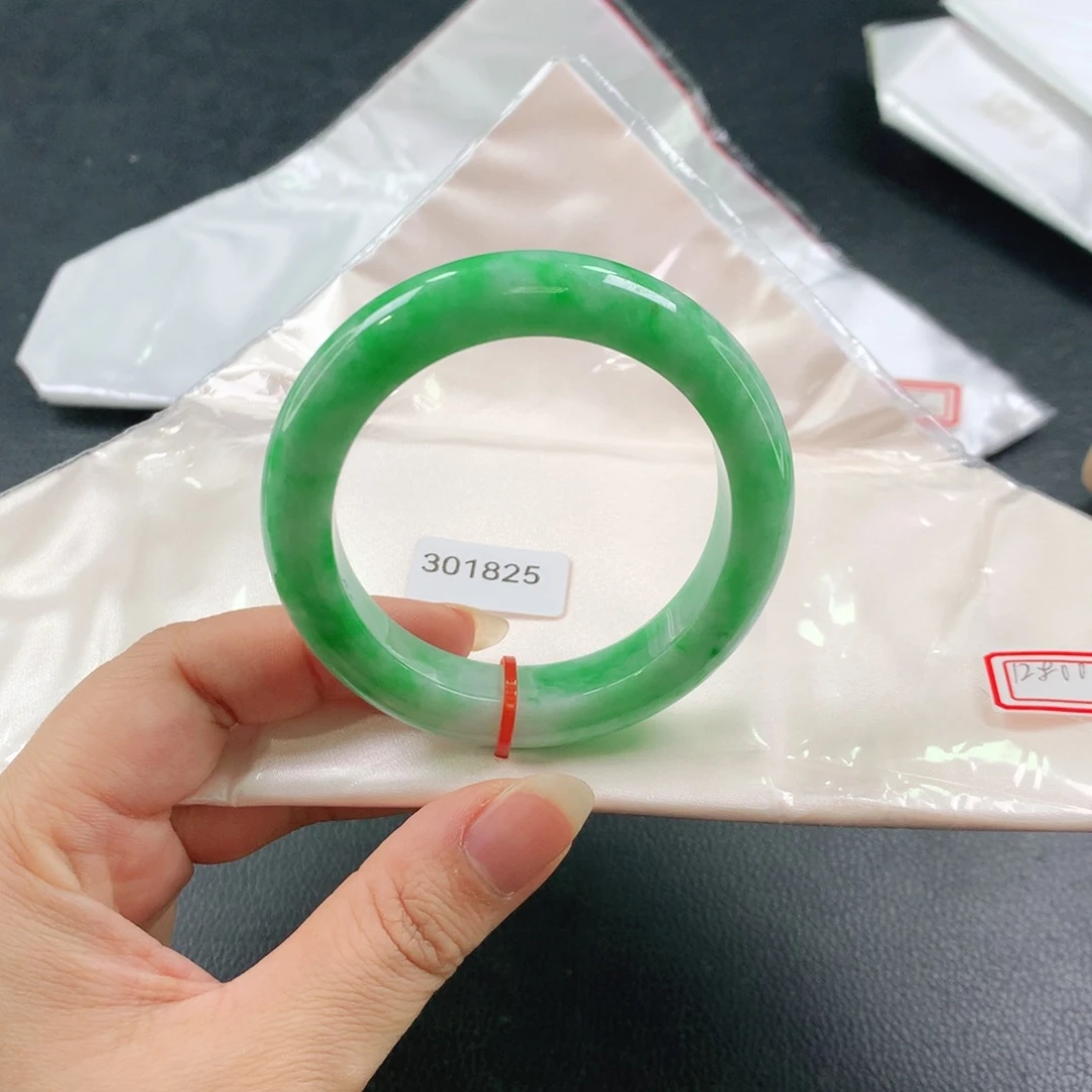 未镶嵌手镯翡翠03