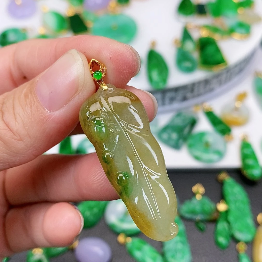 翡翠吊坠(不含链)18K金镶嵌