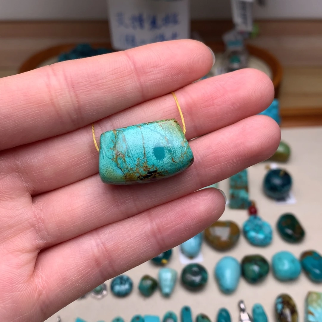 绿松石未镶嵌珠宝奇石