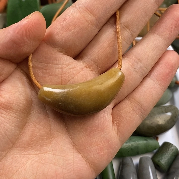 颈饰未镶嵌和田玉