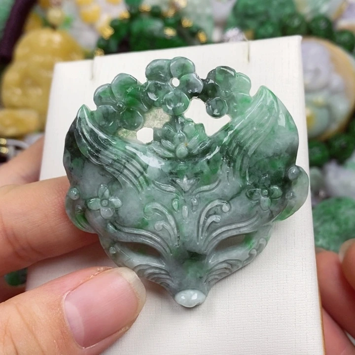 翡翠未镶嵌吊坠(赠链)