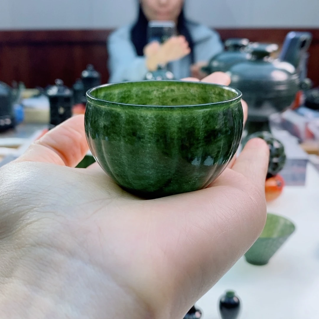 未镶嵌和田玉（青玉）摆件