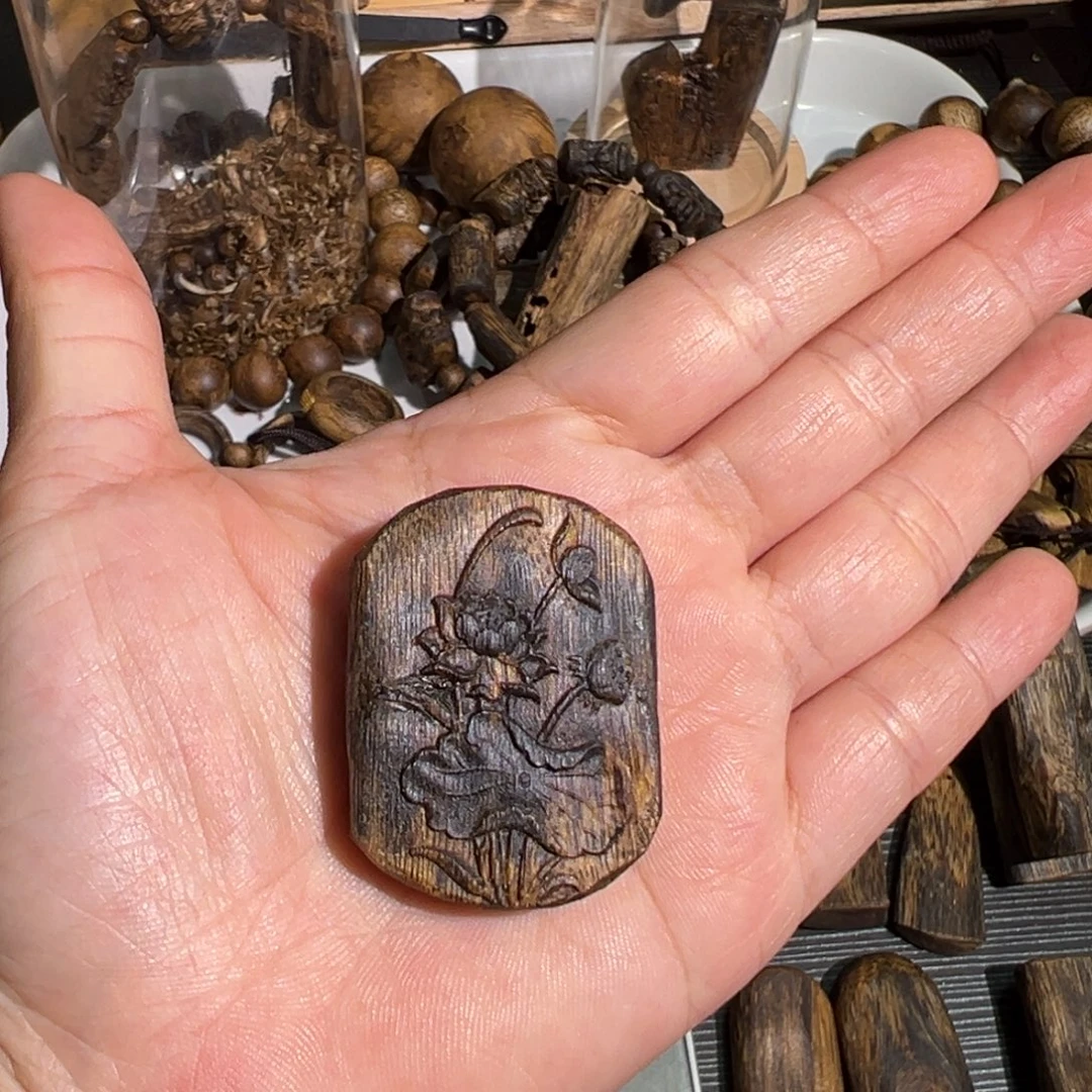 沉香沉香碎屑绿棋楠雕刻块料5.5克