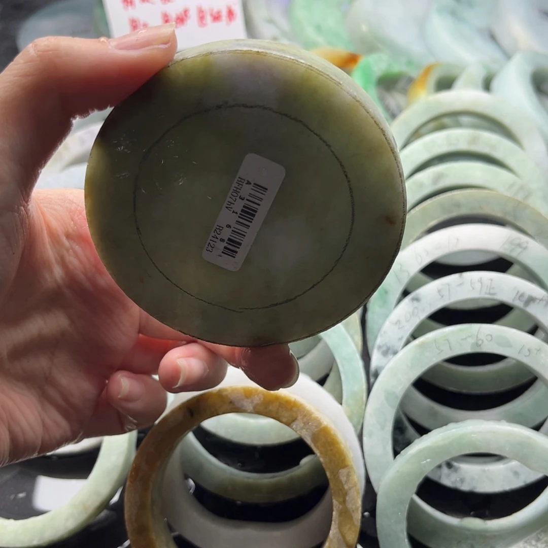 未镶嵌翡翠手镯定制翡翠
