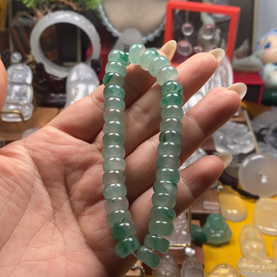 石英质玉未镶嵌颈饰?****?