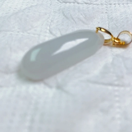 翡翠颈饰未镶嵌黄****发吊坠