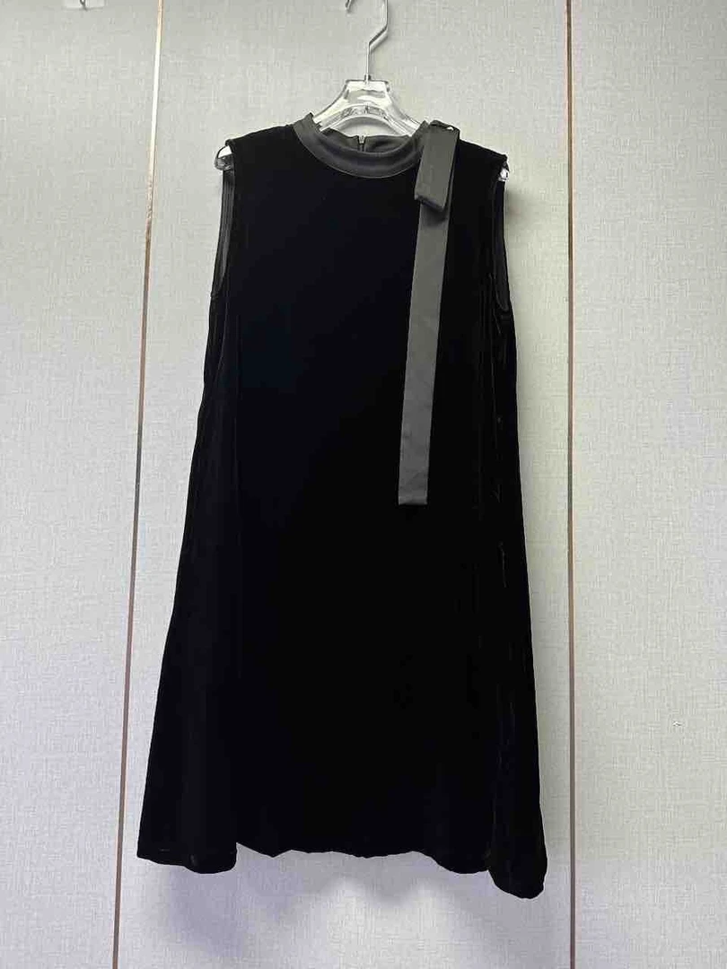 8849初夏新款丝绒连衣裙无袖蝴蝶结圆领中长款