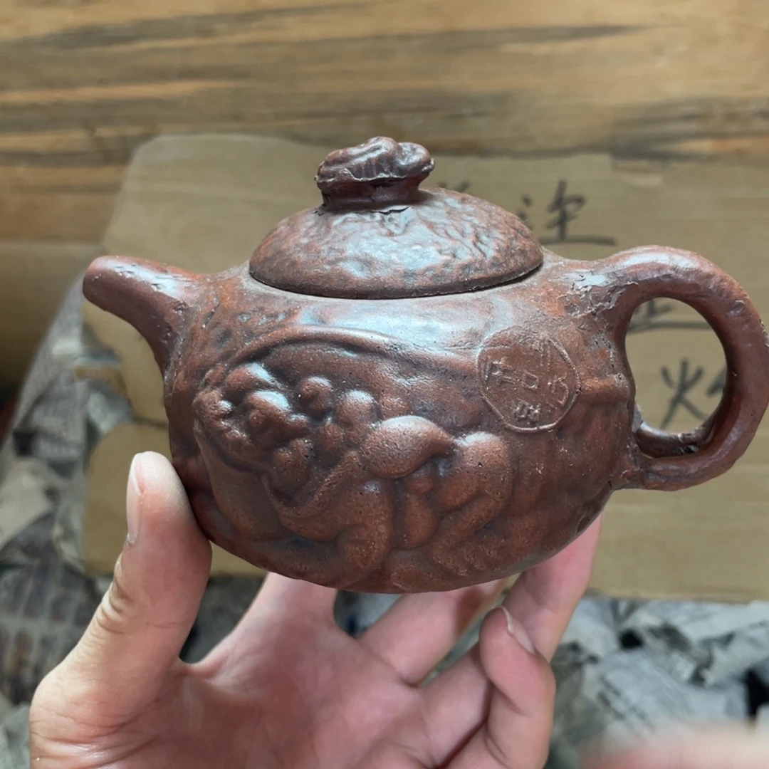 茶壶紫砂老厂紫砂壶一件。
