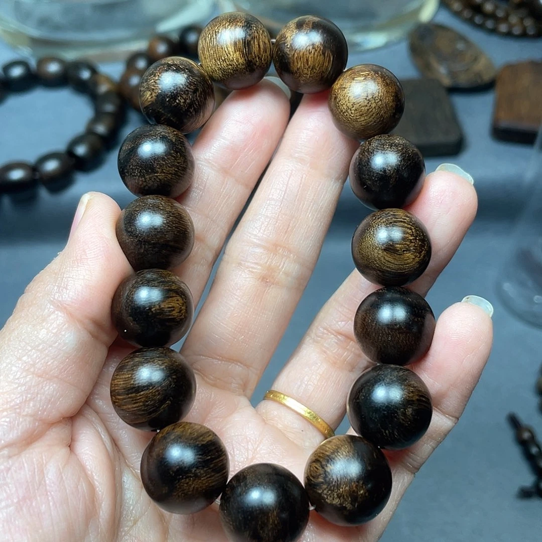 沉香手串白棋瘤疤1.5