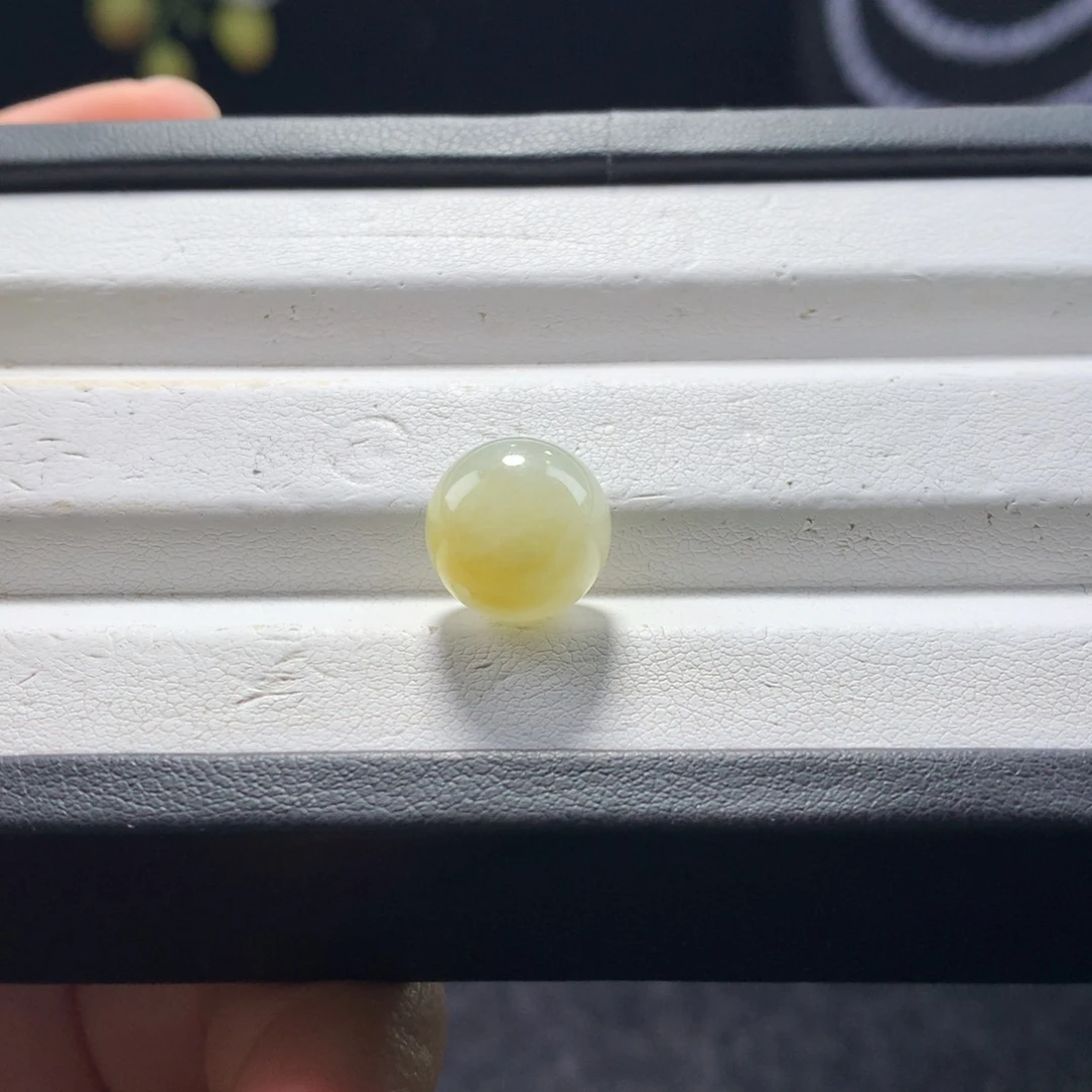 未镶嵌手串翡翠卡11.8娥黄（买断）