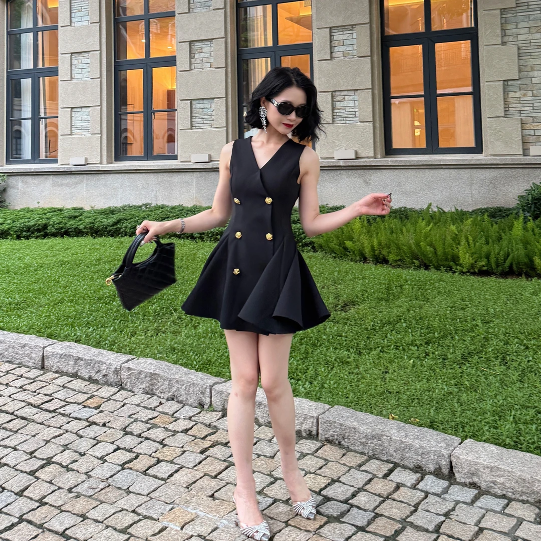 【KNJ小个子定制】天生丽质轻奢千金感v领重工金扣收腰连衣裙夏短裙