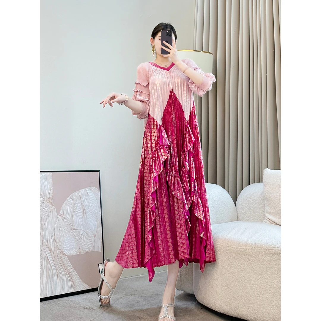 2025新款褶皱烫金设计时尚拼接轻奢连衣裙