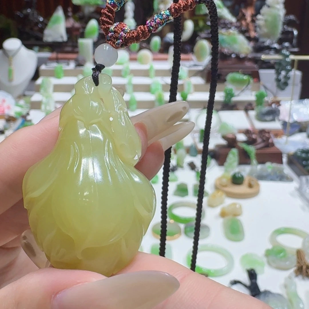 和田玉未镶嵌挂件黄口玉兰花