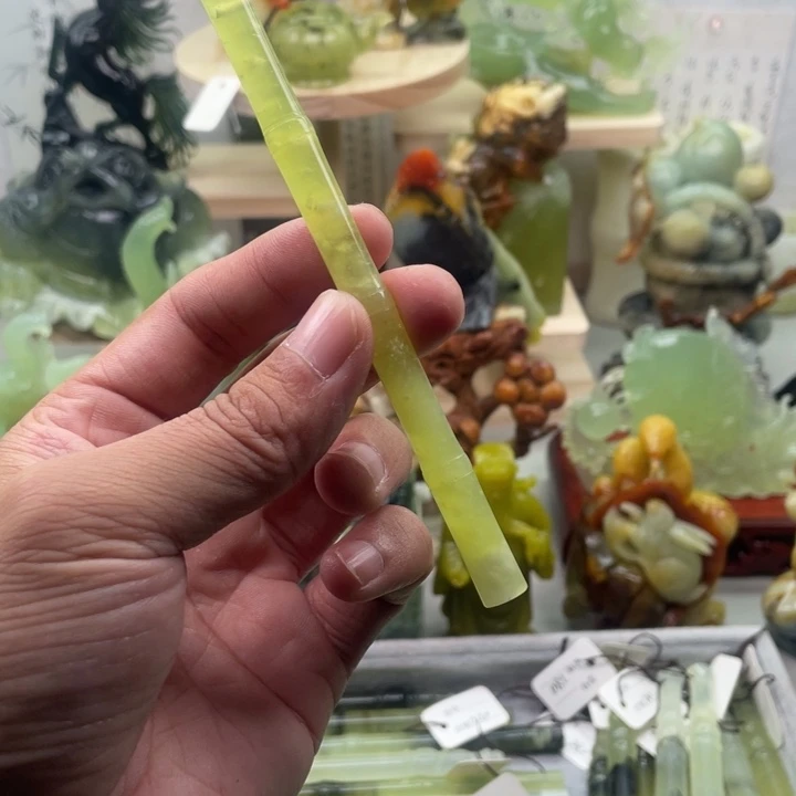 梦***歌蛇纹石玉未镶嵌四大名玉毛笔