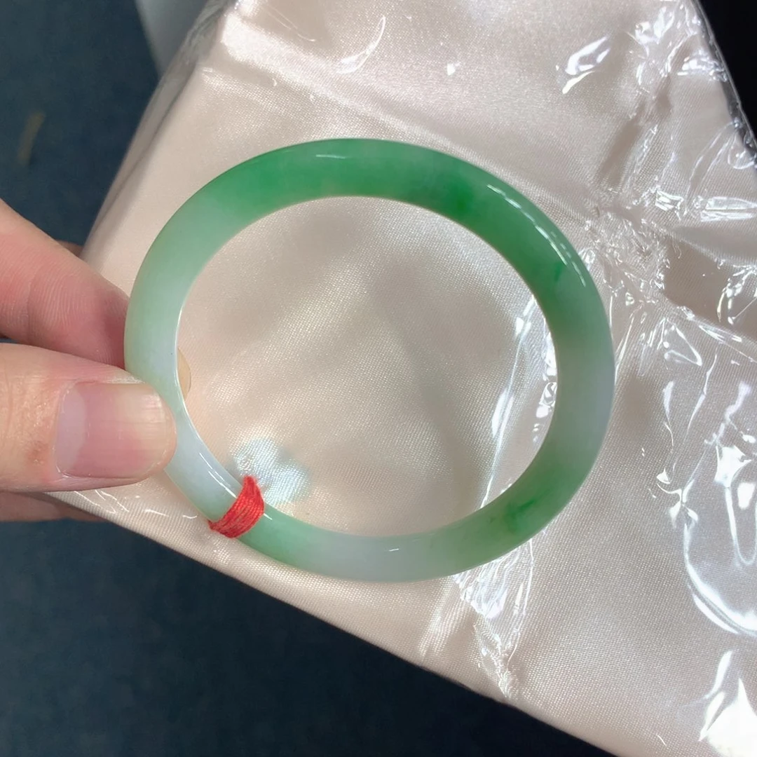 未镶嵌手镯（圆镯）翡翠花*兰翡翠（叮当）