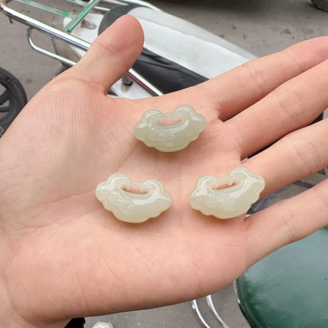 天然和田玉莲花祥云如意锁多样性拍一发一r