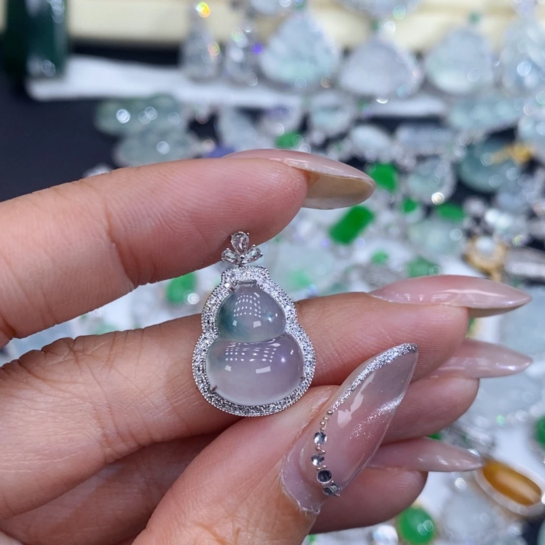 草***罐翡翠18K金镶嵌耳饰