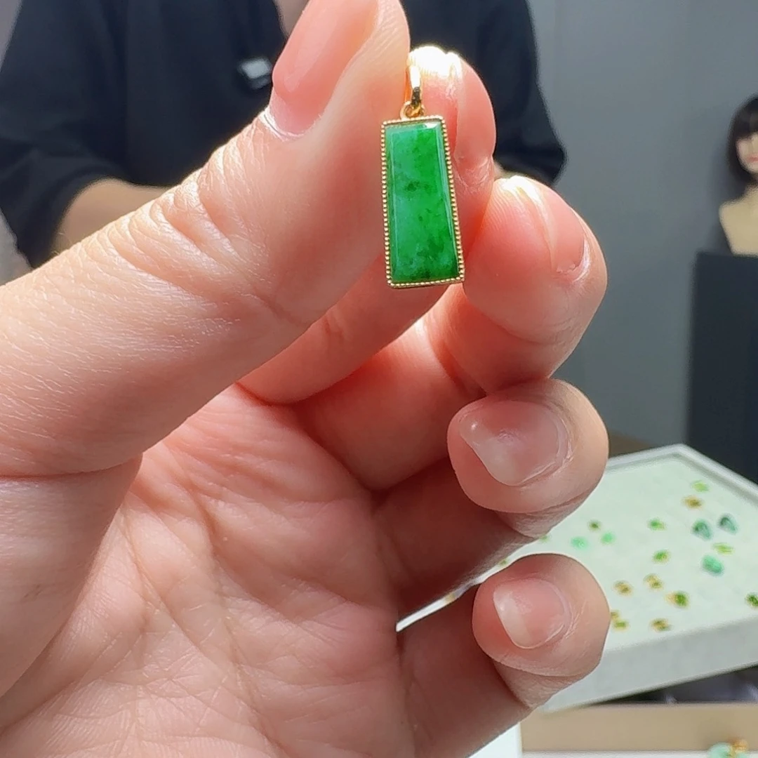 翡翠18K金镶嵌吊坠(不含链)天然