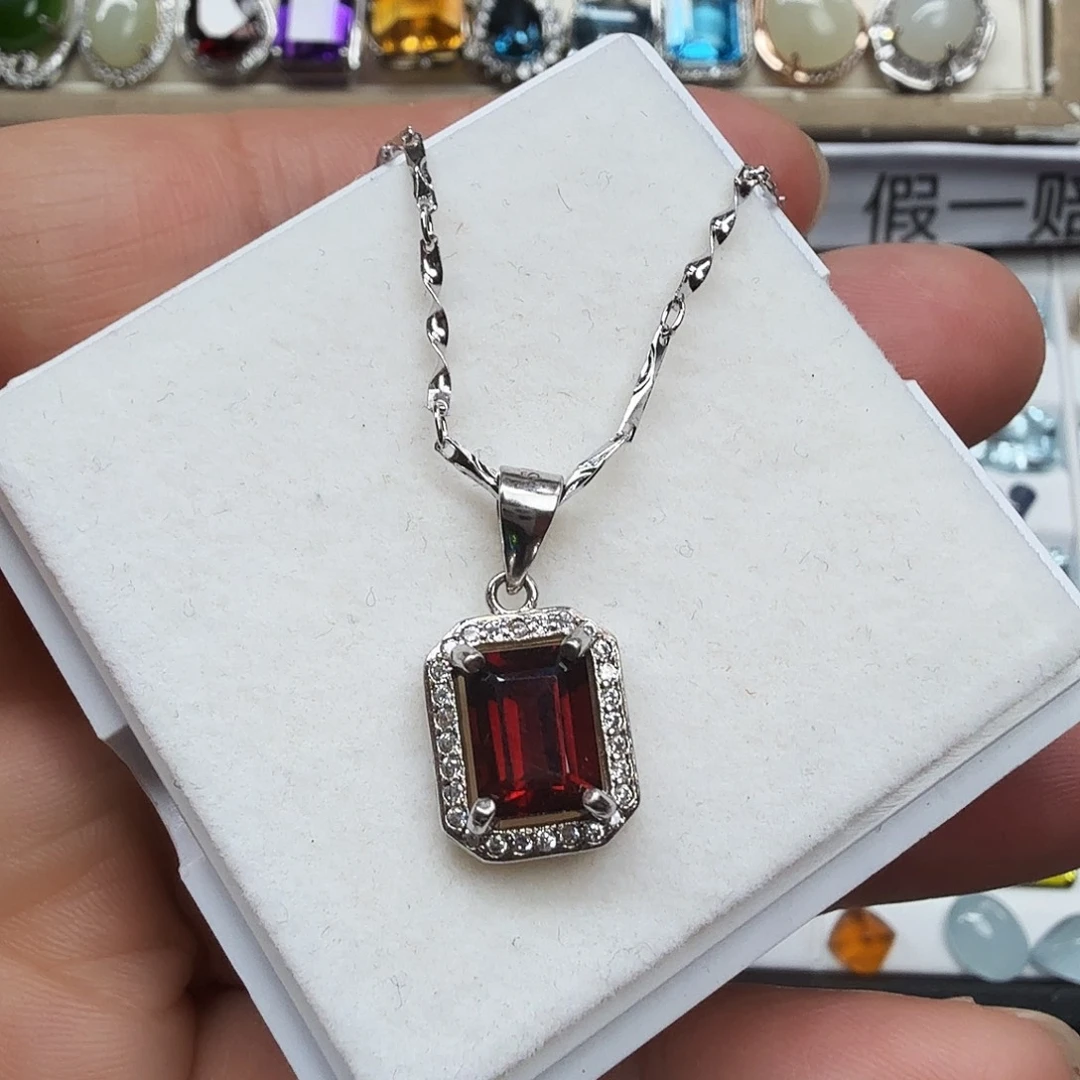 颈饰银S925镶嵌石榴石精美石榴是S 925镶嵌赠银链