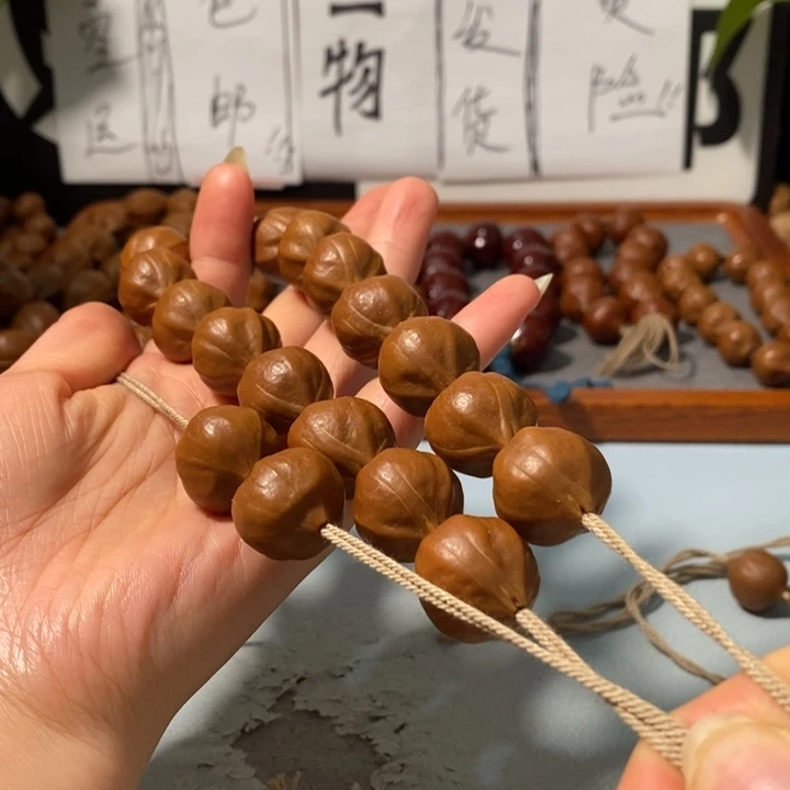 橄榄核手串0281精品蒜头铁核16+2颗