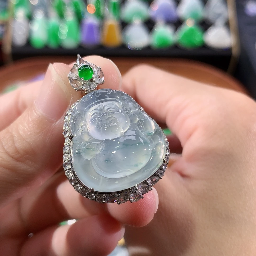 翡翠18K金镶嵌颈饰