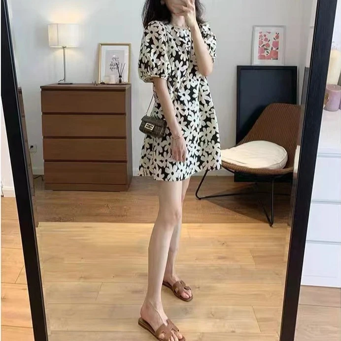 小个子高级感雏菊连衣裙法式气质名媛碎花短裙子女装2025新款夏季