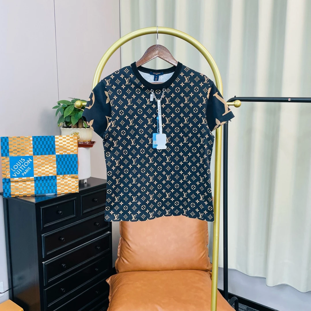 99新 LouisVuitton/路易威登 黑金老花满印短袖 M码 99新