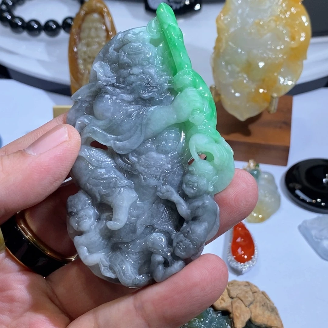 敬***己翡翠未镶嵌挂件钟馗