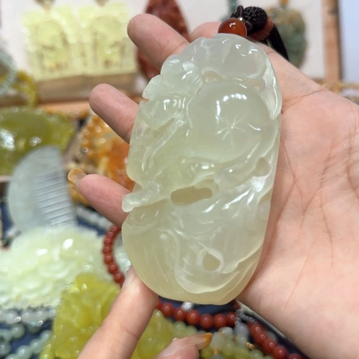 合金蛇纹石玉吊坠