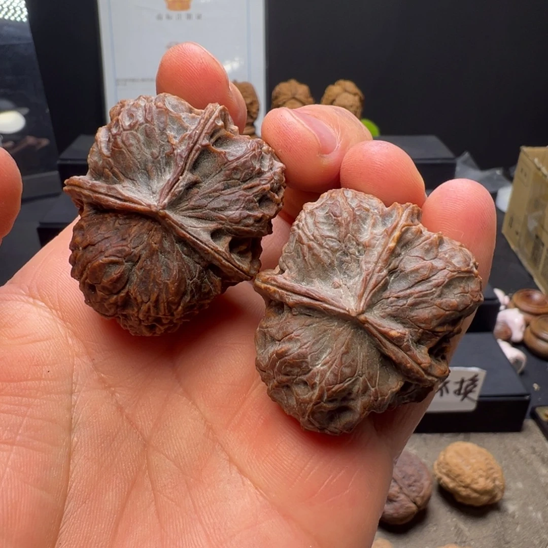 文玩核桃吊坠西南大刺42mm