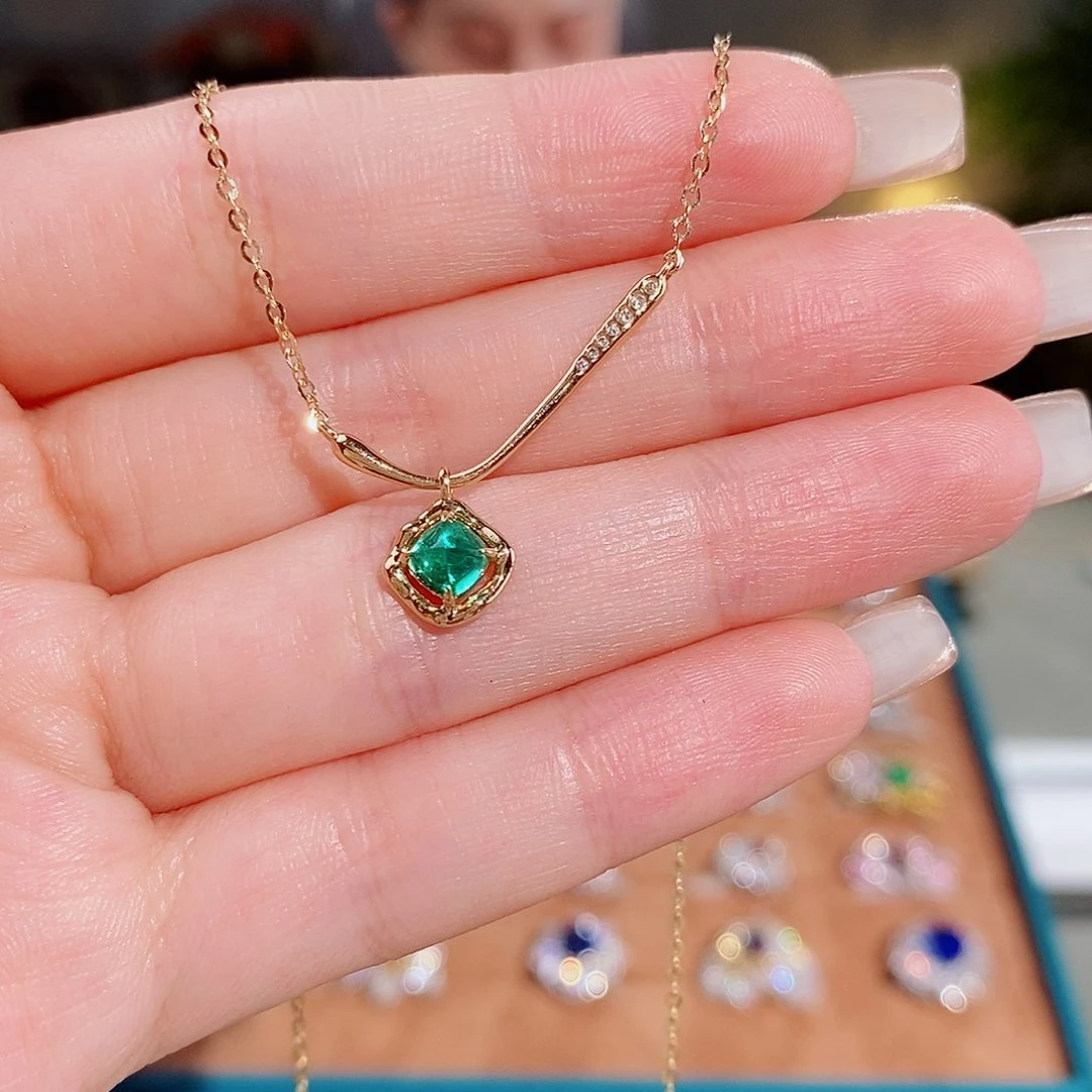 18K金镶嵌颈饰祖母绿0.511ct哥伦比亚