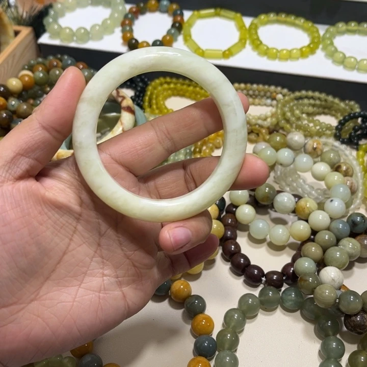 蛇纹石玉未镶嵌手链卡59