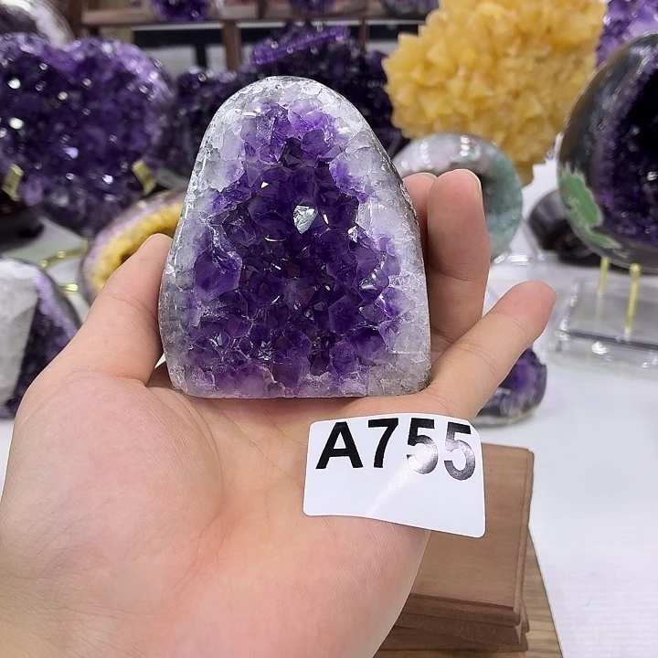 未镶嵌水晶大型摆件（非配饰）