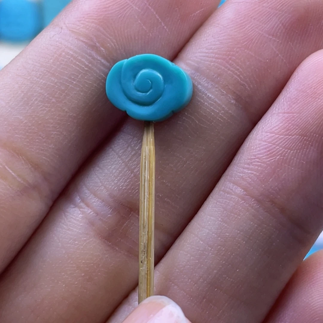 绿松石未镶嵌天然原矿绿松石雕件